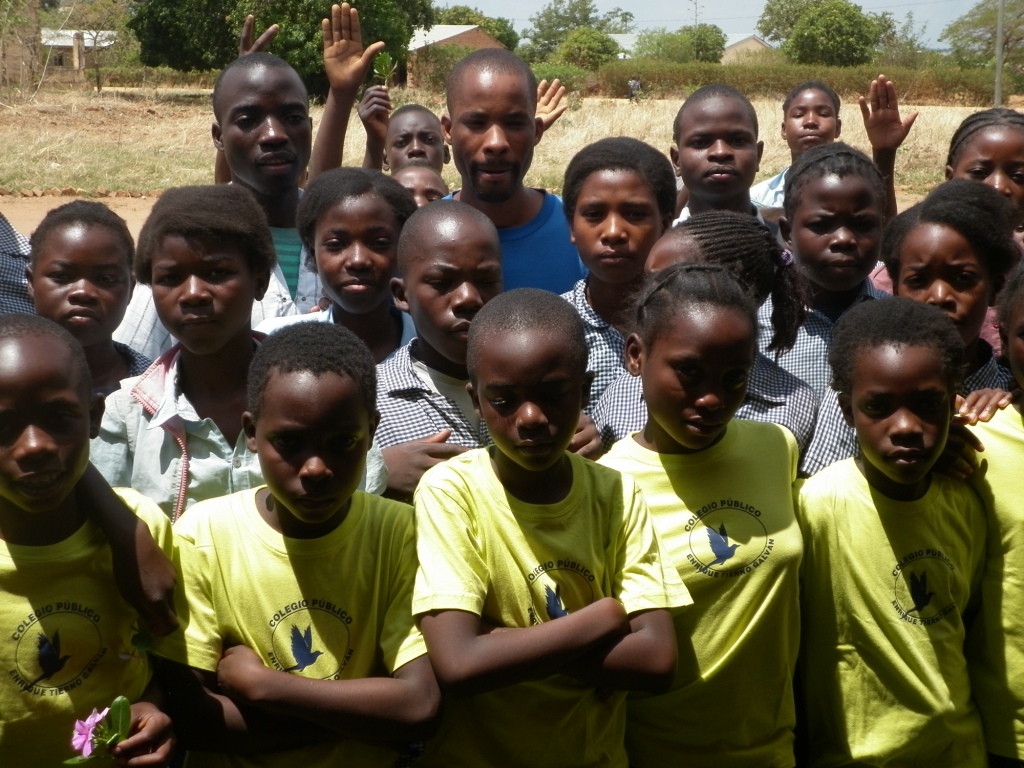 Alumnos de Anzathu Primary School